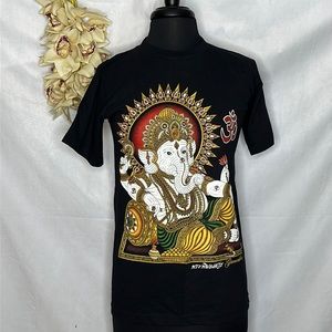 🐼 3/$25 nwot Ganesh t shirt in black